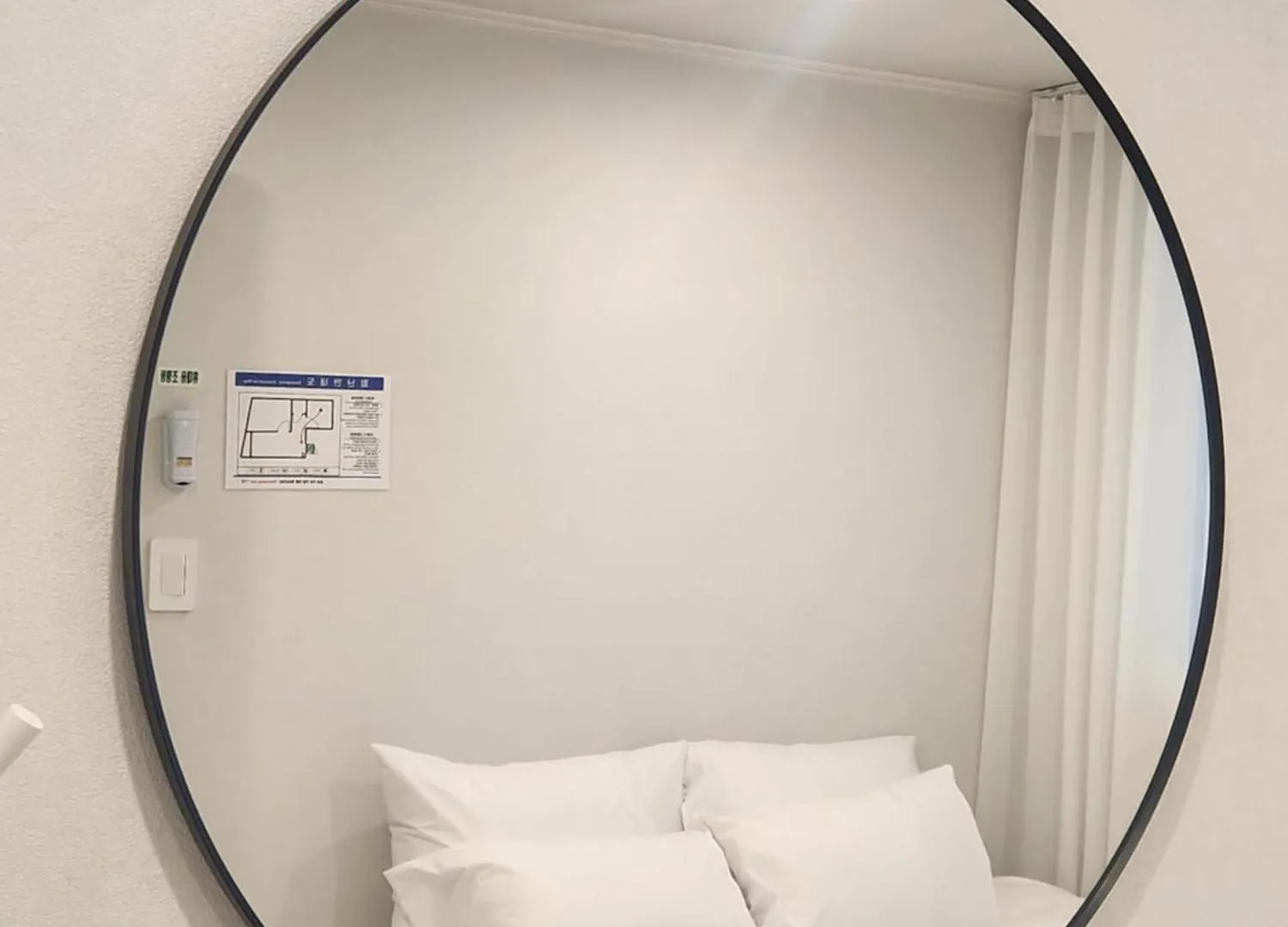 5-Minute Walk From Hongdae Station, Hotel-Style Bedding, 2 Rooms, Washer Dryer Seoel 0*,