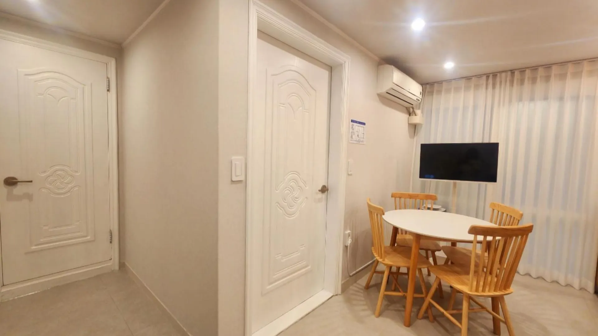 5-Minute Walk From Hongdae Station, Hotel-Style Bedding, 2 Rooms, Washer Dryer Seoel Appartement