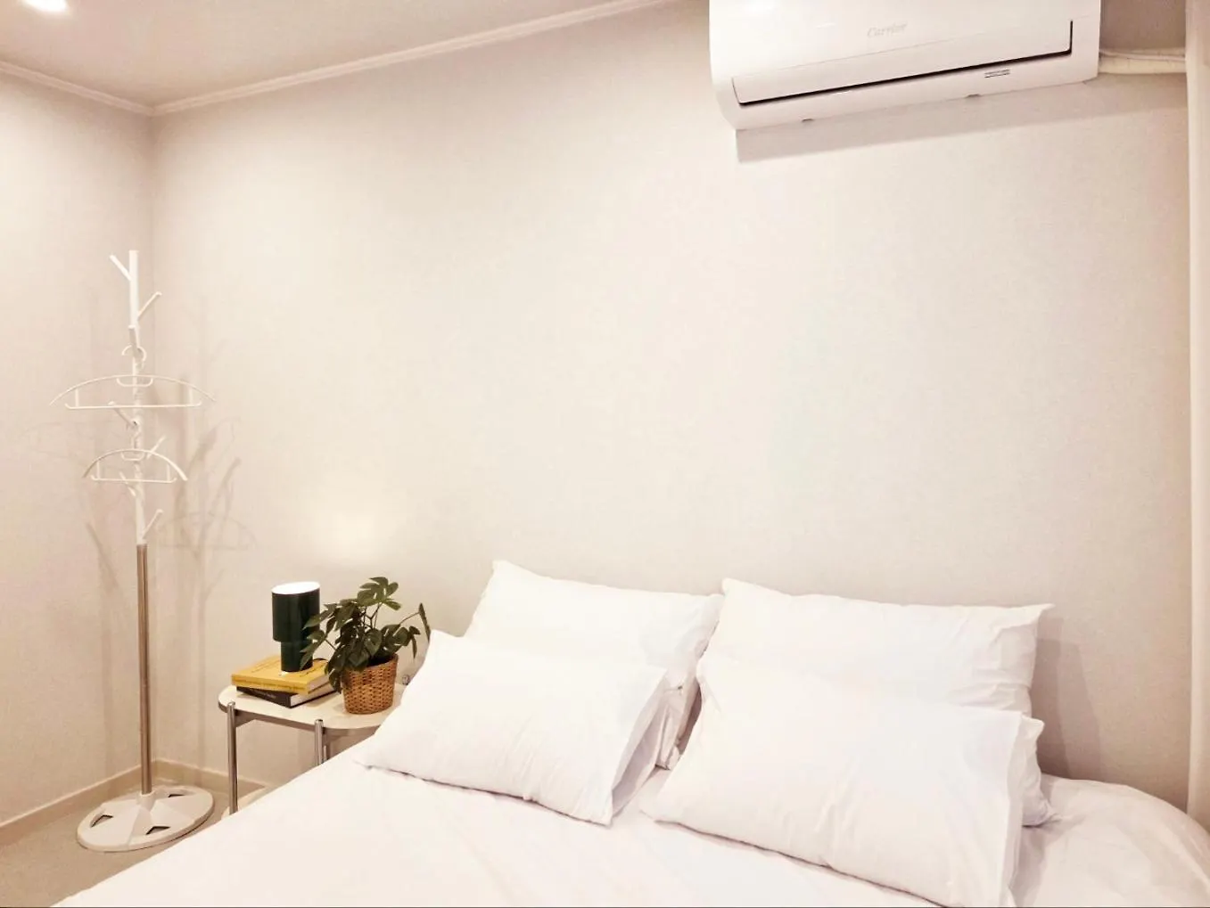 Appartement 5-Minute Walk From Hongdae Station, Hotel-Style Bedding, 2 Rooms, Washer Dryer Seoel