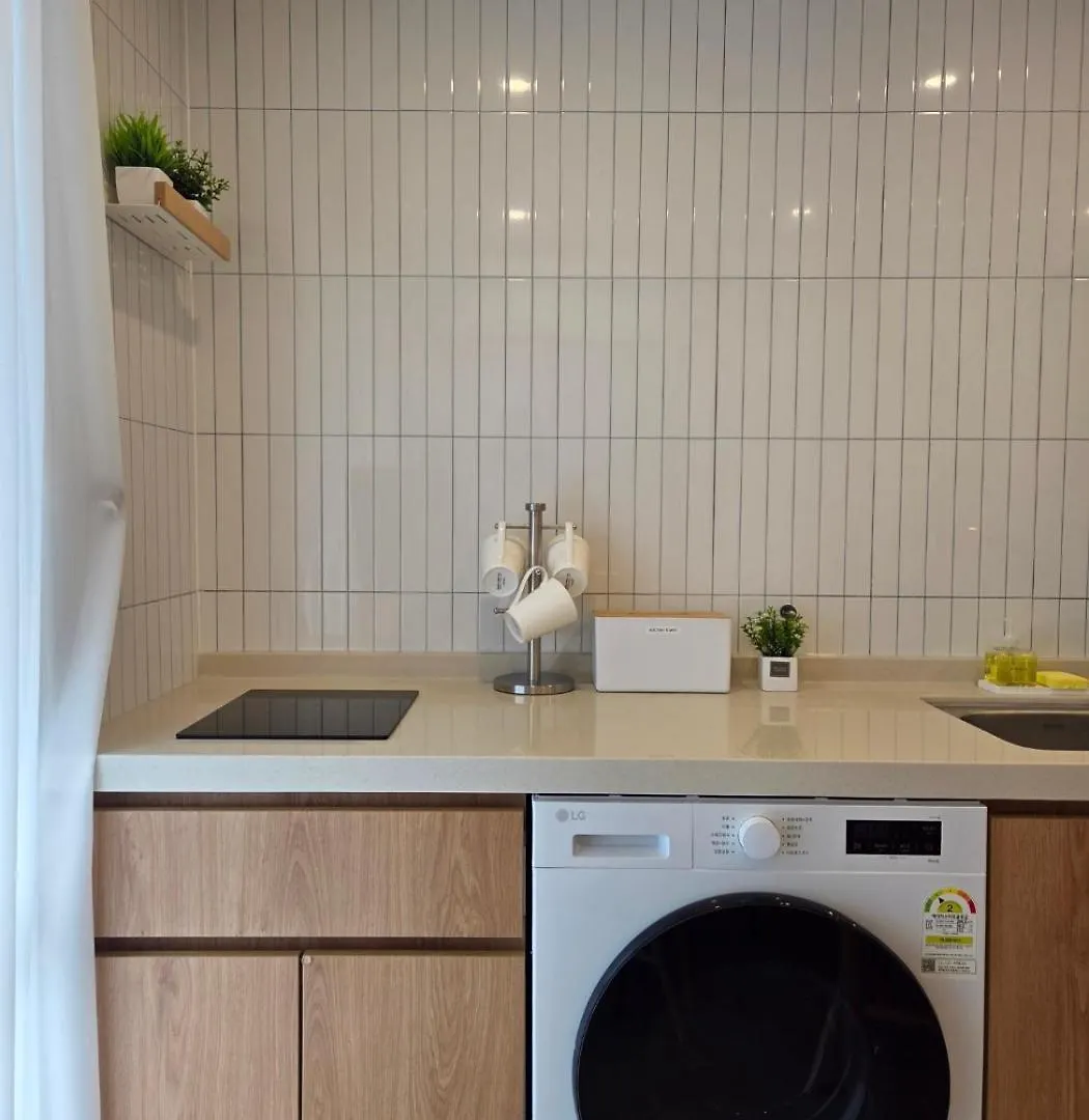 5-Minute Walk From Hongdae Station, Hotel-Style Bedding, 2 Rooms, Washer Dryer Σεούλ Νότια Κορέα