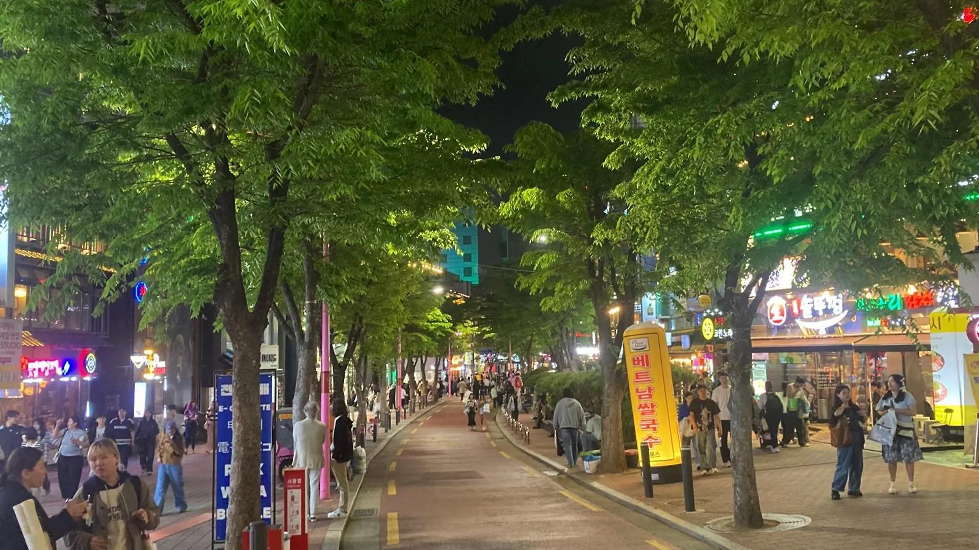 5-Minute Walk From Hongdae Station, Hotel-Style Bedding, 2 Rooms, Washer Dryer Σεούλ 0*,